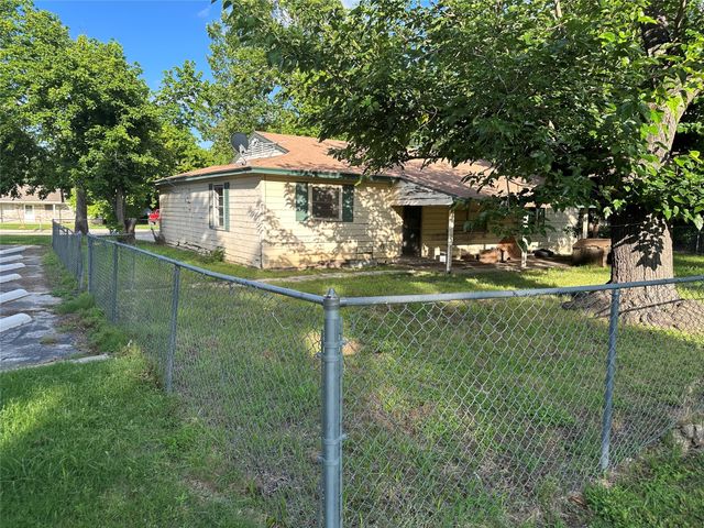 421 N Main Street, Springtown, TX 76082