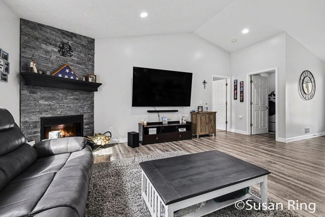 1004 Tibalew Drive Nw, Algoma Twp, MI 49345