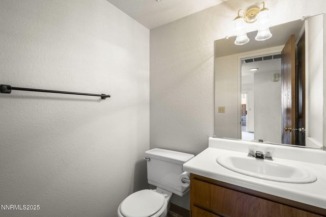 1675 Round Mountain Circle, Sparks, NV 89434