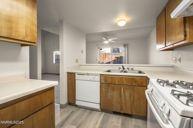 1675 Round Mountain Circle, Sparks, NV 89434