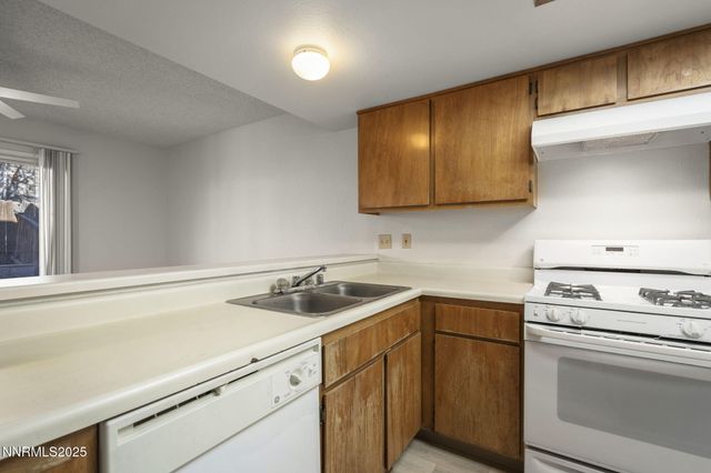 1675 Round Mountain Circle, Sparks, NV 89434