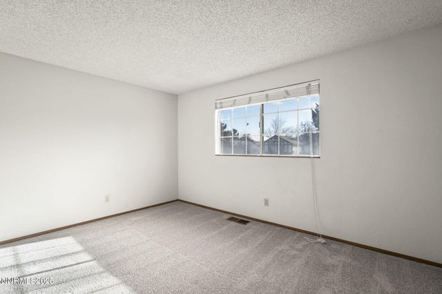 1675 Round Mountain Circle, Sparks, NV 89434