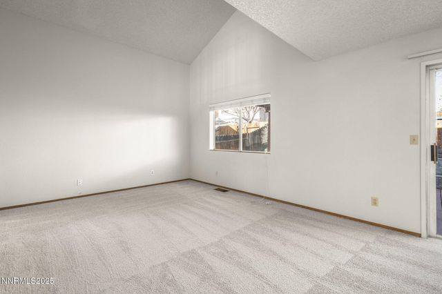 1675 Round Mountain Circle, Sparks, NV 89434