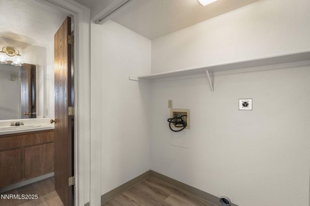 1675 Round Mountain Circle, Sparks, NV 89434