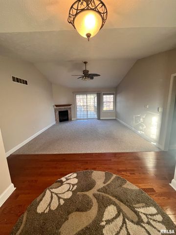 2017 Cory Drive, Springfield, IL 62702