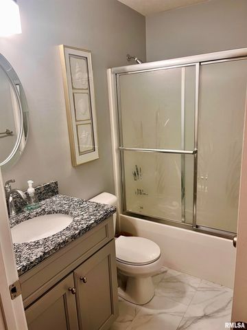 2017 Cory Drive, Springfield, IL 62702