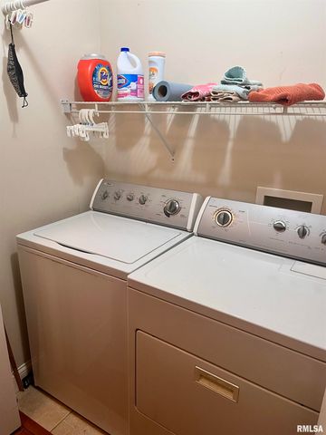 2017 Cory Drive, Springfield, IL 62702