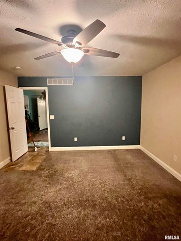 2017 Cory Drive, Springfield, IL 62702