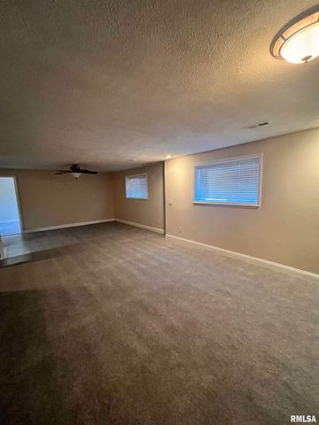 2017 Cory Drive, Springfield, IL 62702