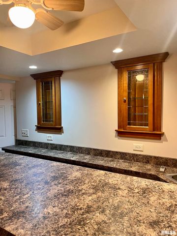 2017 Cory Drive, Springfield, IL 62702