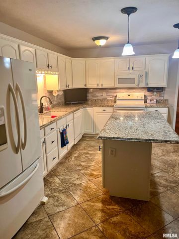 2017 Cory Drive, Springfield, IL 62702