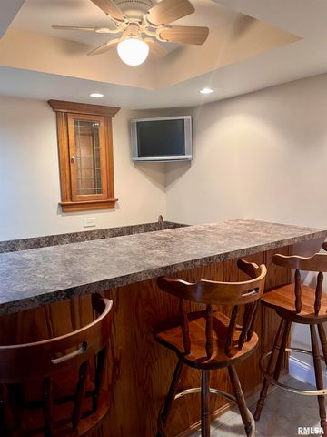 2017 Cory Drive, Springfield, IL 62702