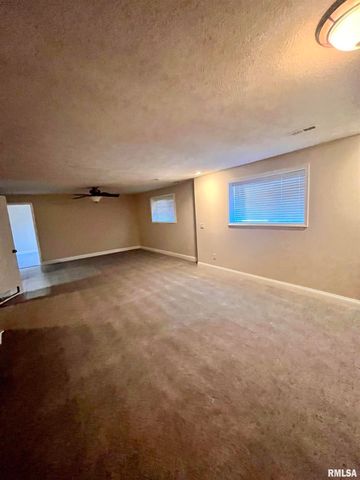 2017 Cory Drive, Springfield, IL 62702