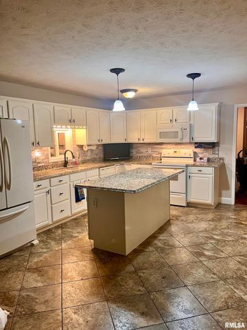 2017 Cory Drive, Springfield, IL 62702