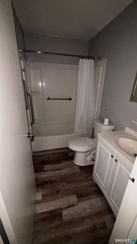 50 Greenhouse Road 33C, Bridgeport, CT 06606