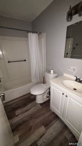 50 Greenhouse Road 33C, Bridgeport, CT 06606