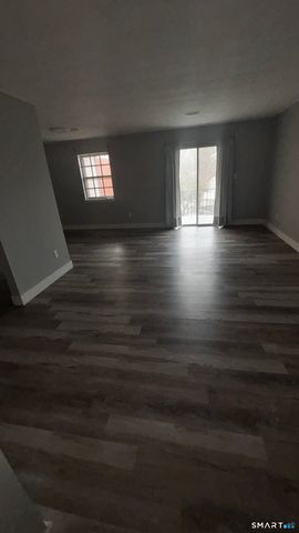 50 Greenhouse Road 33C, Bridgeport, CT 06606