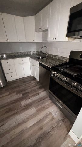 50 Greenhouse Road 33C, Bridgeport, CT 06606