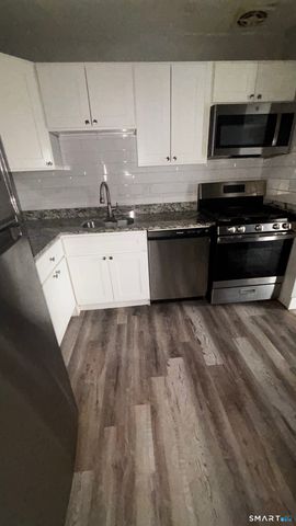 50 Greenhouse Road 33C, Bridgeport, CT 06606