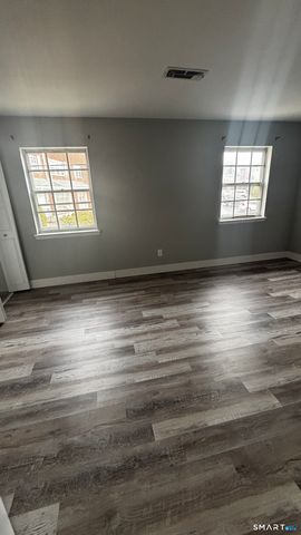 50 Greenhouse Road 33C, Bridgeport, CT 06606