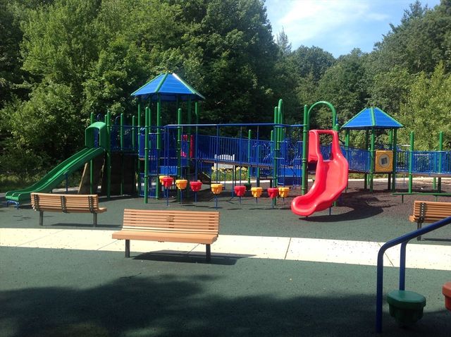 20 Byrne Ave, Westford, MA 01886