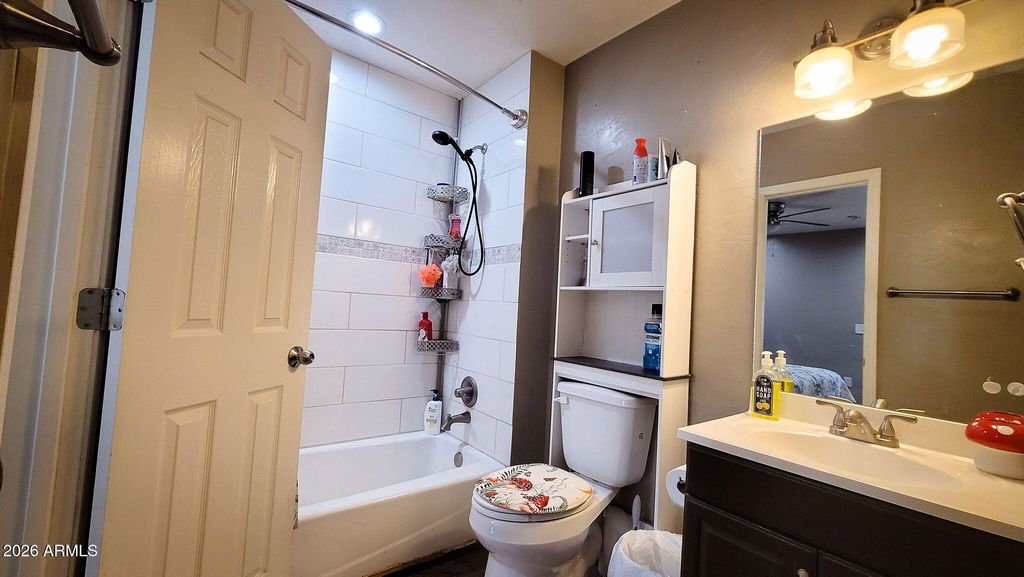 Image 10 of property listing at 1206 S 3rd Avenue, Safford, AZ 85546