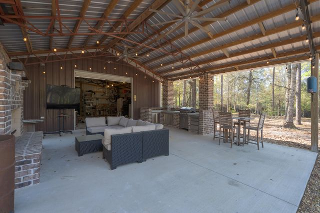 1482 N Planters Drive, Laurel Hill, FL 32567