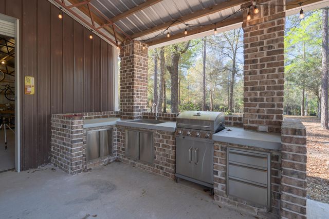 1482 N Planters Drive, Laurel Hill, FL 32567