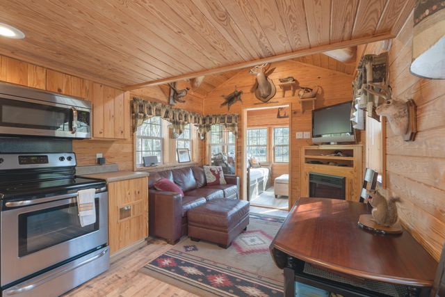 1482 N Planters Drive, Laurel Hill, FL 32567