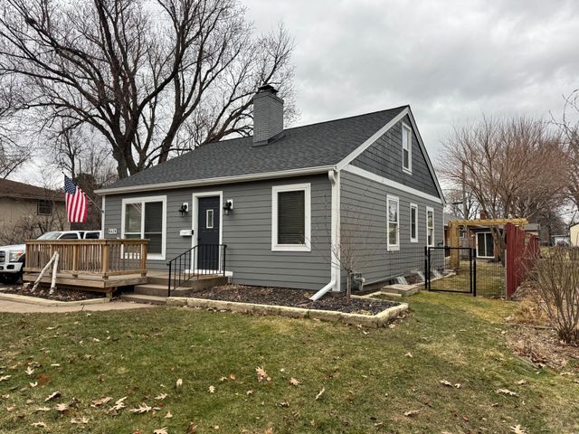 6439 Olympia Street, Golden Valley, MN 55427