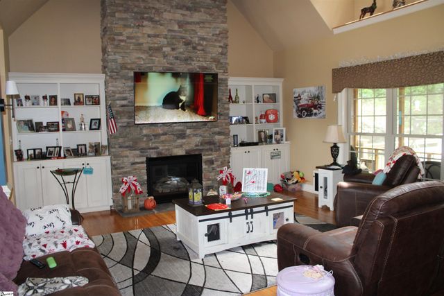 3067 English Cottage Way, Boiling Springs, SC 29316