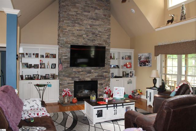 3067 English Cottage Way, Boiling Springs, SC 29316