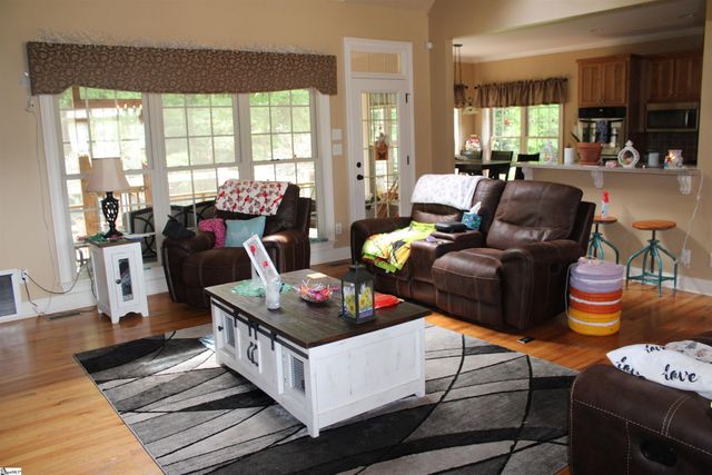 3067 English Cottage Way, Boiling Springs, SC 29316
