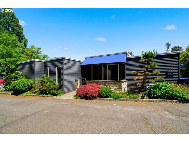 2330 Sw CACTUS Dr, Portland, OR 97205
