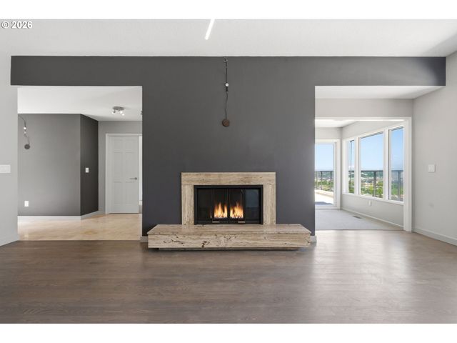 2330 Sw CACTUS Dr, Portland, OR 97205