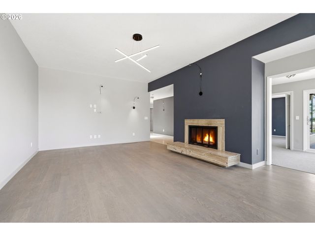 2330 Sw CACTUS Dr, Portland, OR 97205