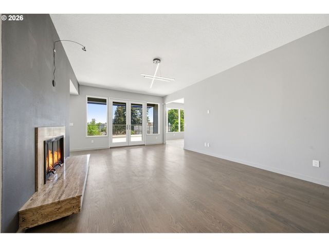 2330 Sw CACTUS Dr, Portland, OR 97205