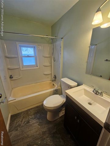 9332 Lamont, Livonia, MI 48150