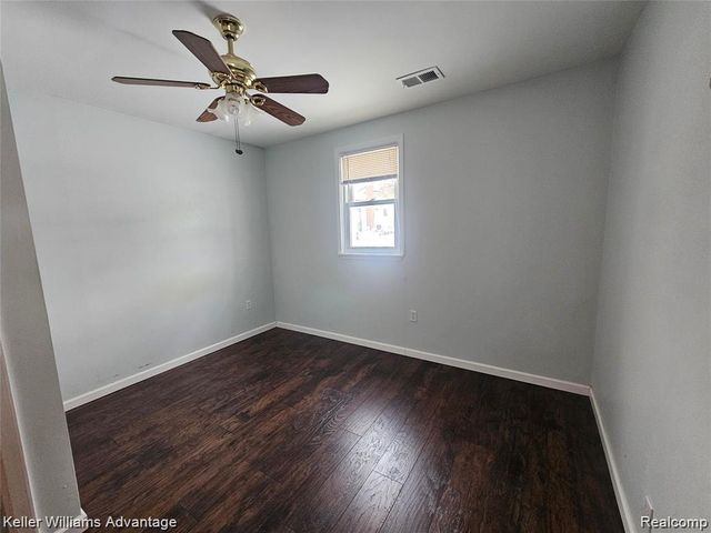 9332 Lamont, Livonia, MI 48150