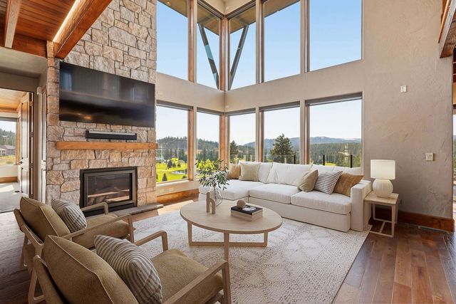 14210 N Wandermere Estates Ln, Spokane, WA 99208