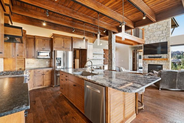 14210 N Wandermere Estates Ln, Spokane, WA 99208