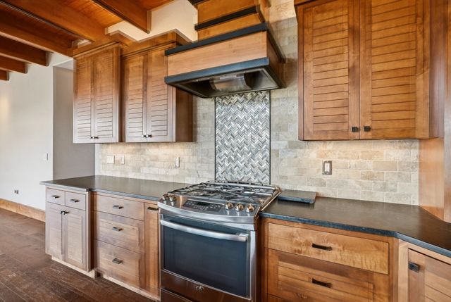 14210 N Wandermere Estates Ln, Spokane, WA 99208