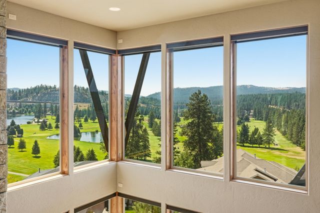 14210 N Wandermere Estates Ln, Spokane, WA 99208