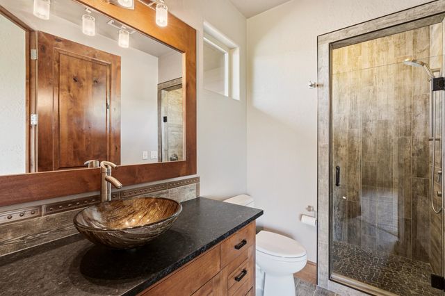 14210 N Wandermere Estates Ln, Spokane, WA 99208