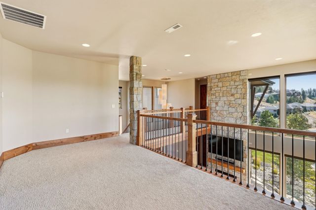 14210 N Wandermere Estates Ln, Spokane, WA 99208