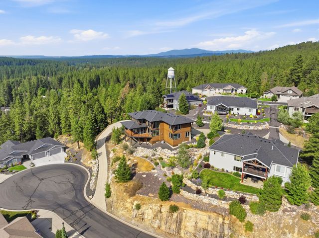 14210 N Wandermere Estates Ln, Spokane, WA 99208