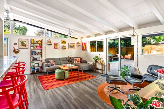 6504 Rhea Avenue, Los Angeles, CA 91335