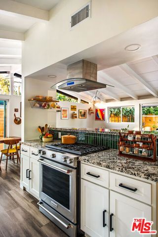 6504 Rhea Avenue, Los Angeles, CA 91335