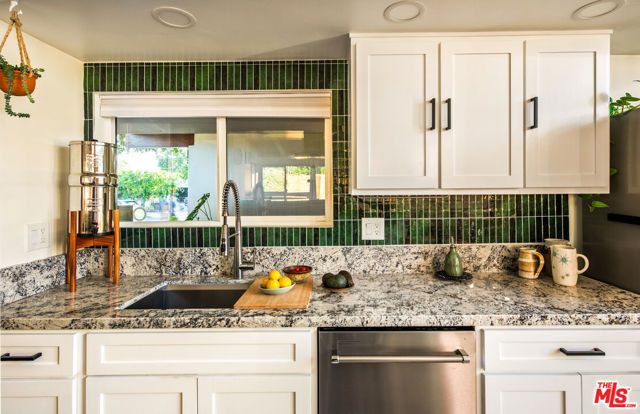 6504 Rhea Avenue, Los Angeles, CA 91335