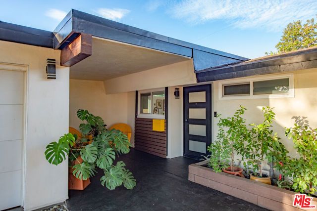 6504 Rhea Avenue, Los Angeles, CA 91335